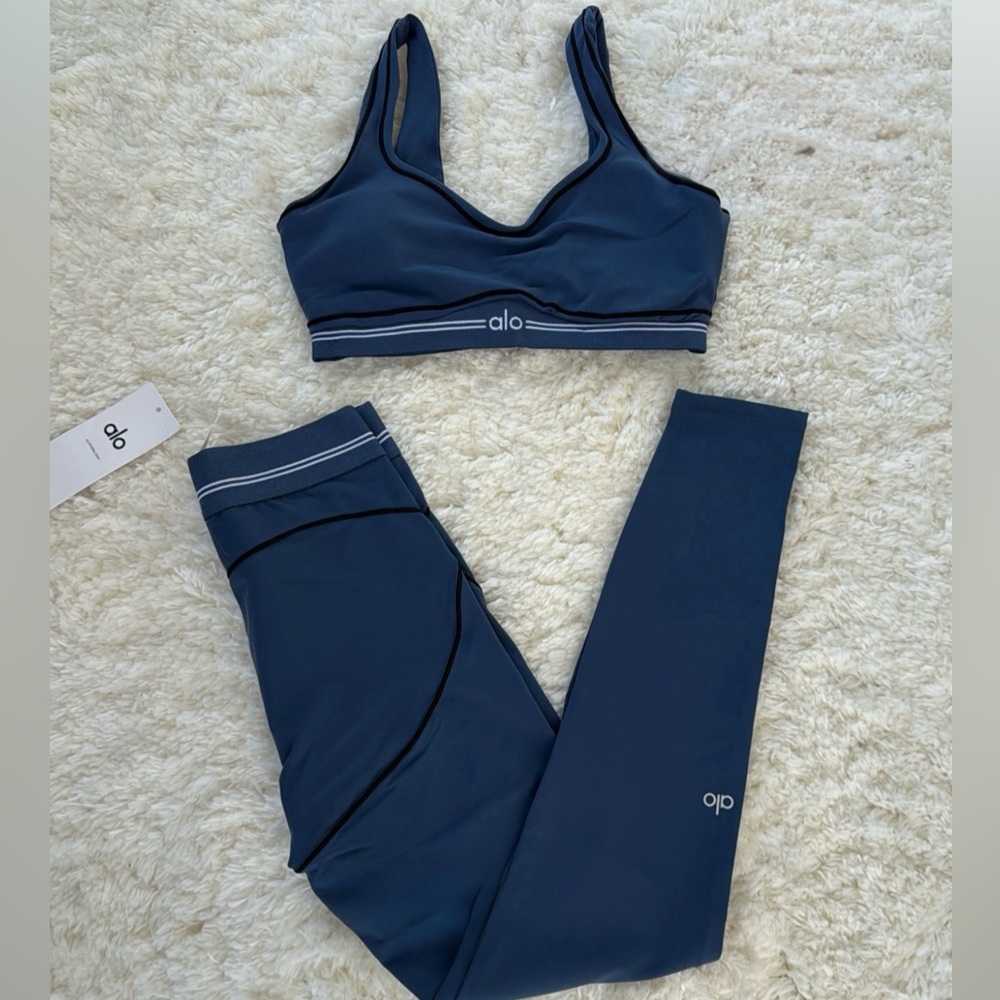 ALO Yoga Navy Sports Bra and Leggings Set